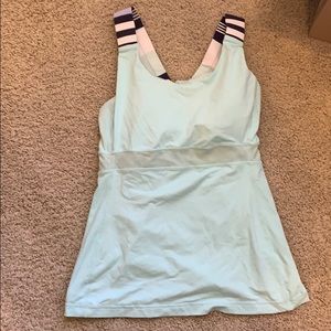 Lululemon Athletic Top with built-in cups, sz 4